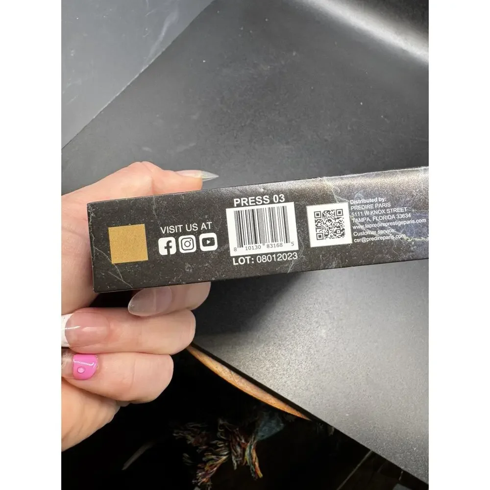 LA PREDIRE PRESTIGE PARIS La Belle Flawless Matte Pressed Powder Foundation